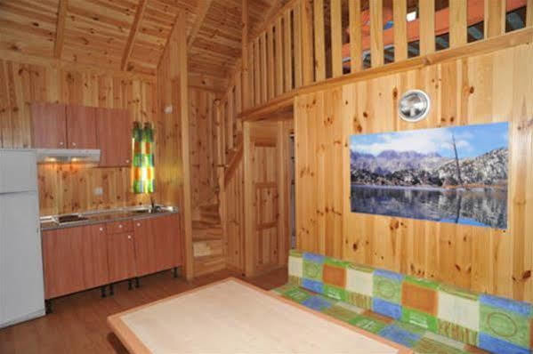 Camping La Torre Hotel Espot Bagian luar foto